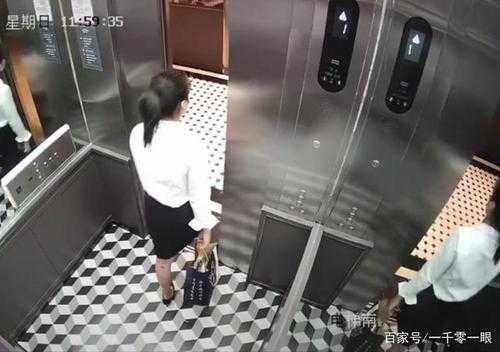 女子电梯让人脸红