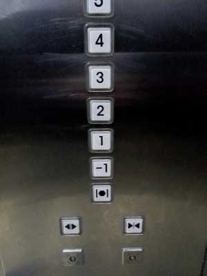 舟山电梯选层按钮（电梯选层按钮按了楼层无反应）