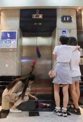 电梯遇到的搞笑视频