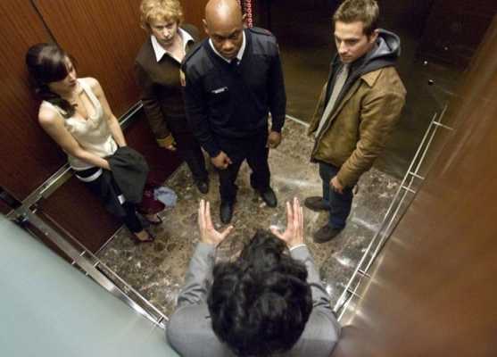 电梯里出现怪物是什么电影