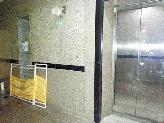 电梯安全门怎么打开 新安电梯怎么解锁门