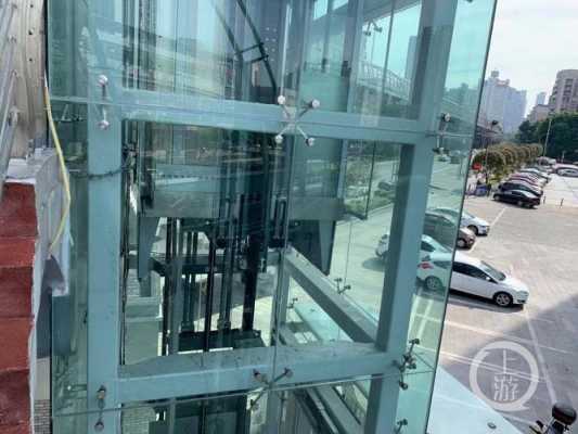 电梯如何换门玻璃
