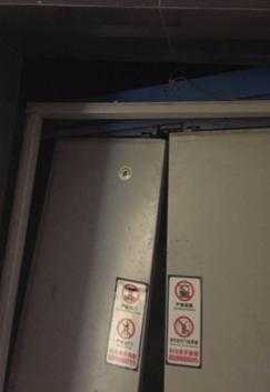 现代电梯门关不上（电梯门关不了是什么故障）