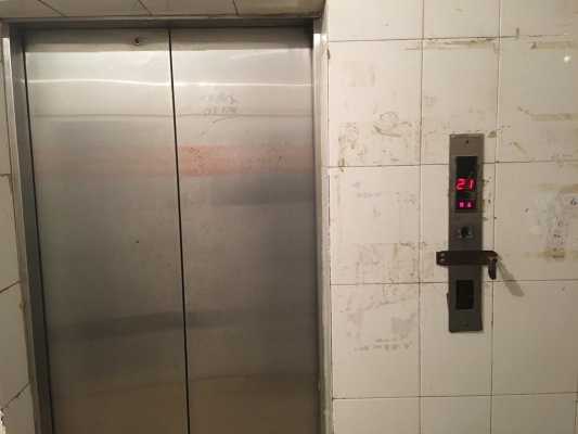 酒店电梯房噪音扰民（酒店对电梯的房间）