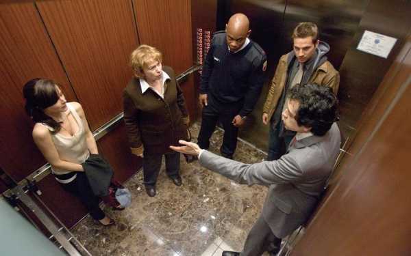 美国电梯恶作剧在线观看_美国电梯里的故事