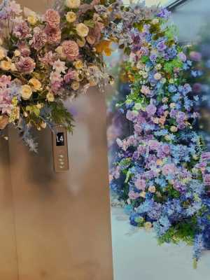 南京电梯铺满鲜花图片