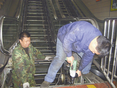 北京地铁电梯工资