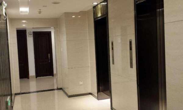  多少层以上有电梯「多少层以上有电梯房」